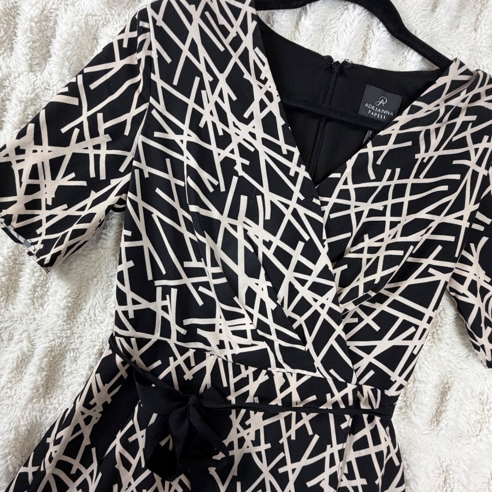 Adrianna Papell Women Black Cream Geometric Abstract Wrap Dress Size 4